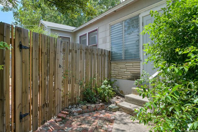 144 Harmon Dr, San Antonio, TX 78209