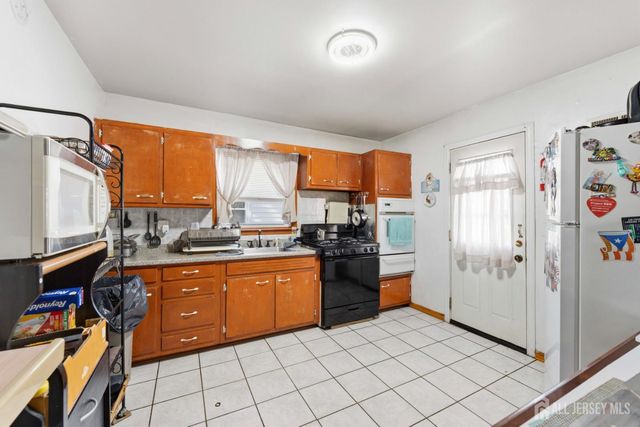 2072 Elizabeth Avenue, Rahway, NJ 07065