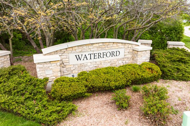 2984 Shamrock Circle, Elgin, IL 60124
