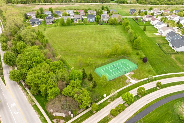 2984 Shamrock Circle, Elgin, IL 60124