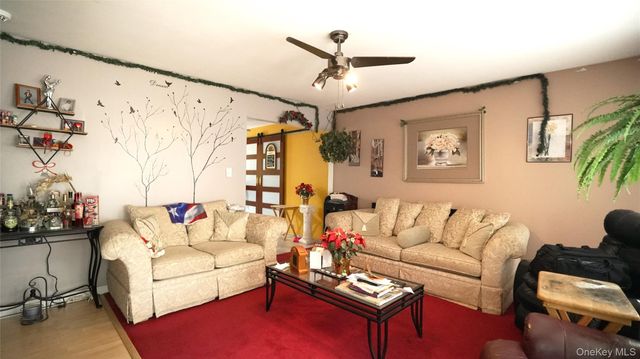 254 Auborn Avenue, Shirley, NY 11967