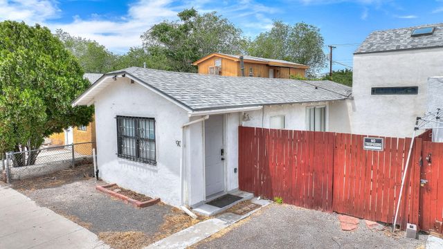 905 Coal Avenue SW, Albuquerque, NM 87102