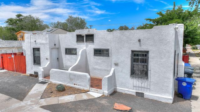 905 Coal Avenue SW, Albuquerque, NM 87102