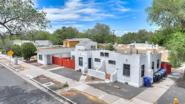 905 Coal Avenue SW, Albuquerque, NM 87102