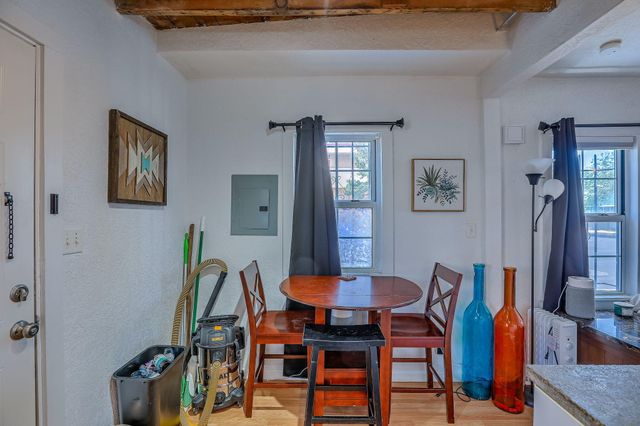905 Coal Avenue SW, Albuquerque, NM 87102