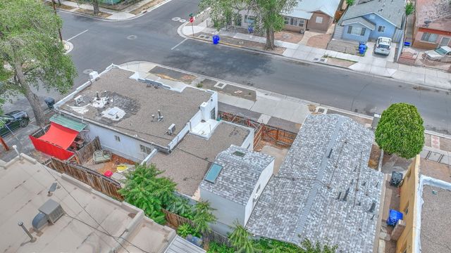 905 Coal Avenue SW, Albuquerque, NM 87102