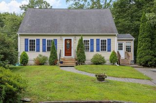 9 Center Rd, Dudley, MA 01571
