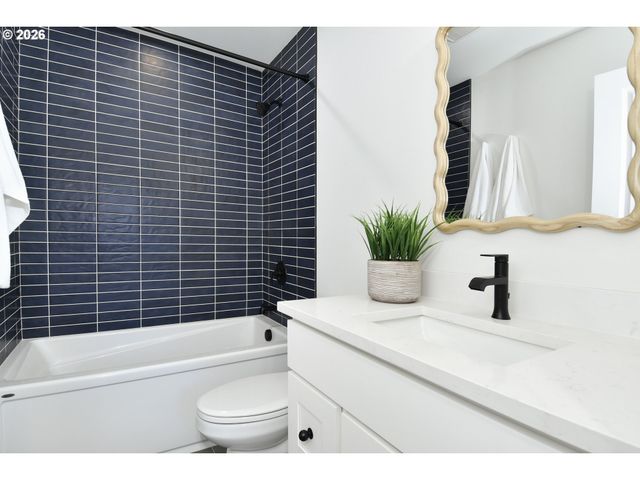 14205 Se Cannon St, Portland, OR 97236