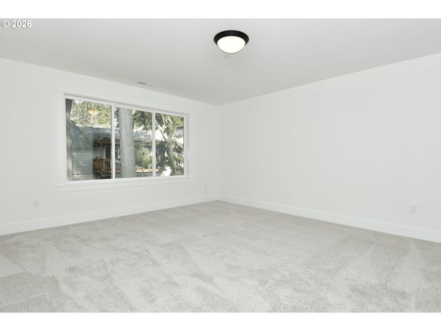 14205 Se Cannon St, Portland, OR 97236