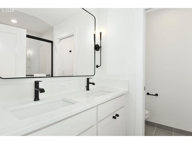 14205 Se Cannon St, Portland, OR 97236
