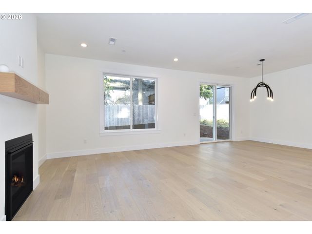14205 Se Cannon St, Portland, OR 97236