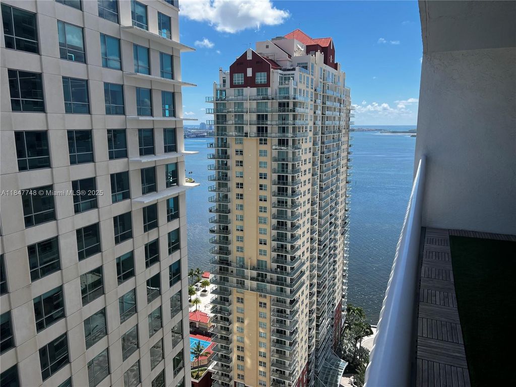 1200 Brickell Bay Dr 3414, Miami, FL 33131