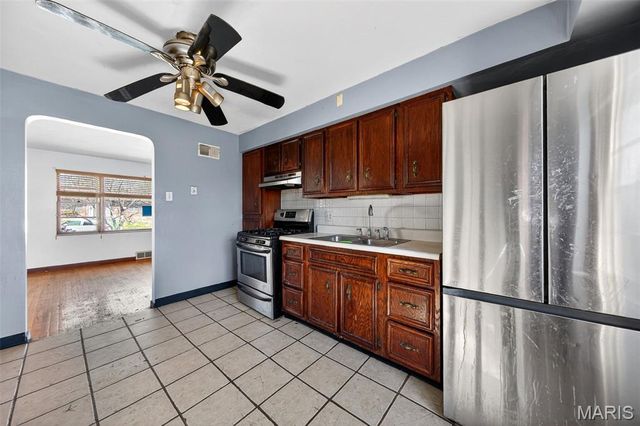 1326 Northumberland Drive, St Louis, MO 63137