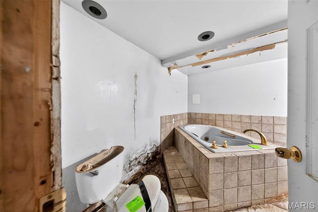 1326 Northumberland Drive, St Louis, MO 63137