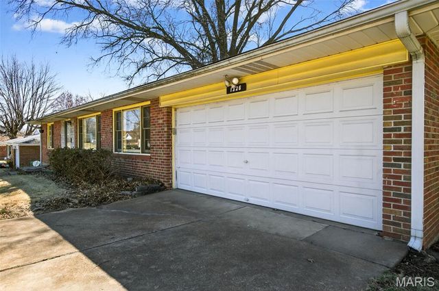 1326 Northumberland Drive, St Louis, MO 63137