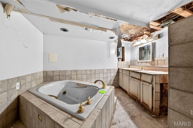 1326 Northumberland Drive, St Louis, MO 63137