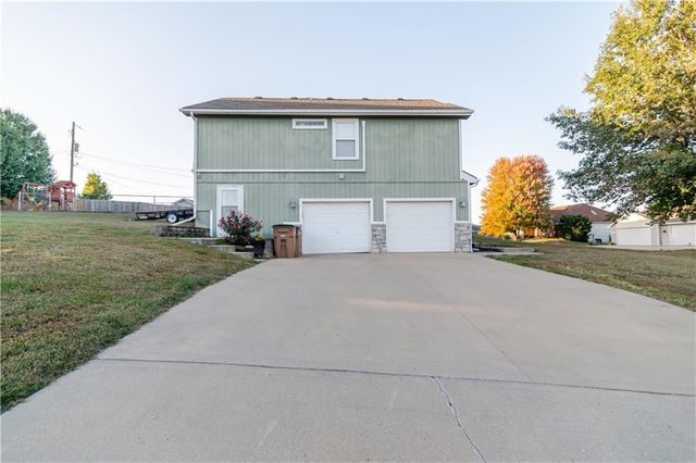 1701 Jayhawk Drive, Atchison, KS 66002