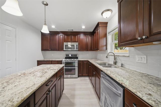 2902 Colony Drive, Sugar Land, TX 77479