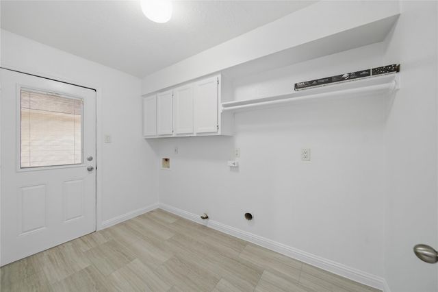 2902 Colony Drive, Sugar Land, TX 77479