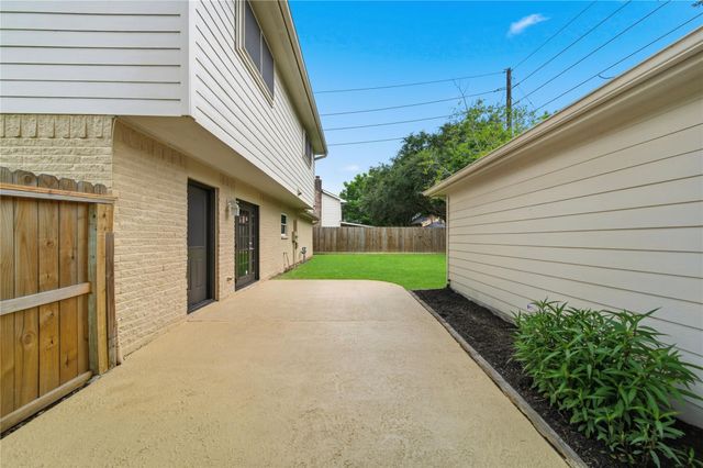2902 Colony Drive, Sugar Land, TX 77479