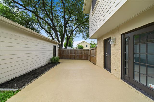 2902 Colony Drive, Sugar Land, TX 77479