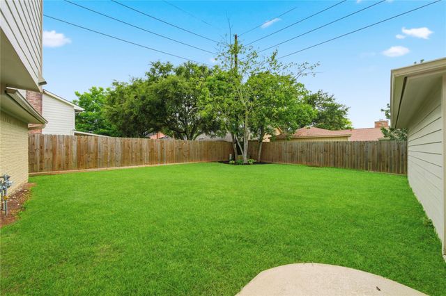 2902 Colony Drive, Sugar Land, TX 77479