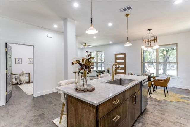 2401 Ingersoll Street, Dallas, TX 75212