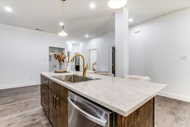 2401 Ingersoll Street, Dallas, TX 75212