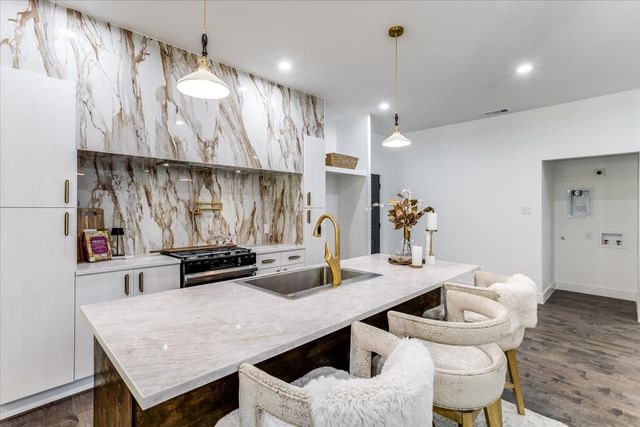 2401 Ingersoll Street, Dallas, TX 75212