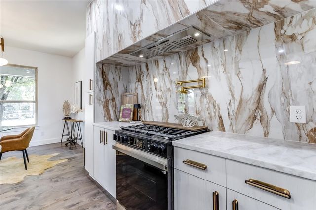 2401 Ingersoll Street, Dallas, TX 75212