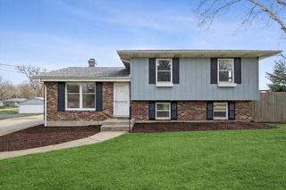 2504 N Boulevard View Avenue, Waukegan, IL 60087