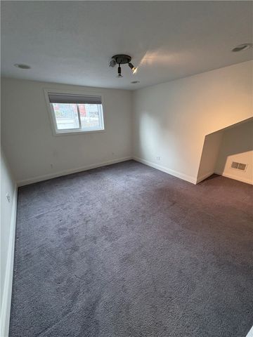 524 Edmond St, Bloomfield, PA 15224