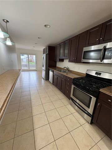 524 Edmond St, Bloomfield, PA 15224