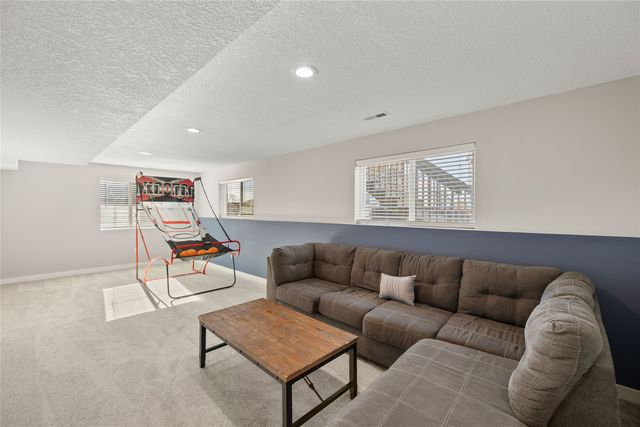 7910 SE 1st Court, Des Moines, IA 50320