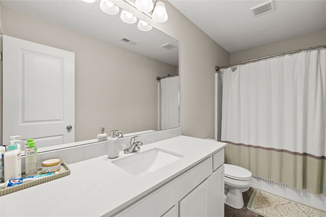 7910 SE 1st Court, Des Moines, IA 50320