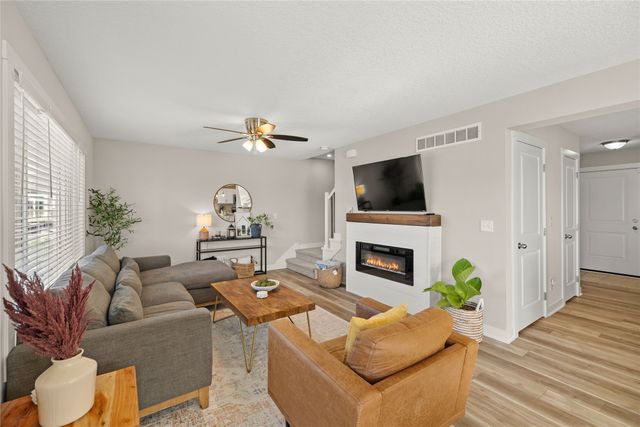 7910 SE 1st Court, Des Moines, IA 50320