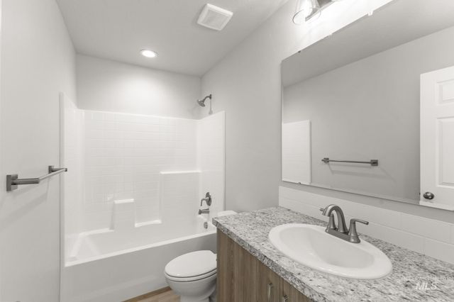 2984 W Taiban Creek Dr, Kuna, ID 83634