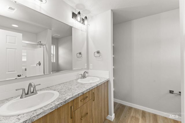 2984 W Taiban Creek Dr, Kuna, ID 83634