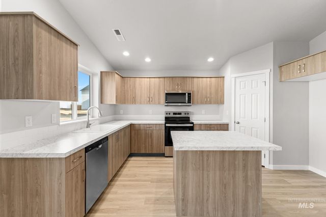 2984 W Taiban Creek Dr, Kuna, ID 83634