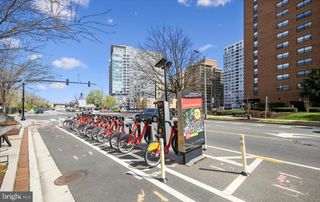 1729 S HAYES ST #2, Arlington, VA 22202