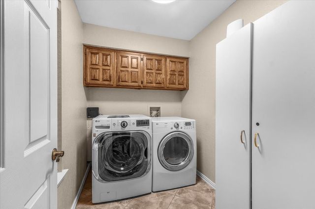 826 Lake Forest Court, Grapevine, TX 76051