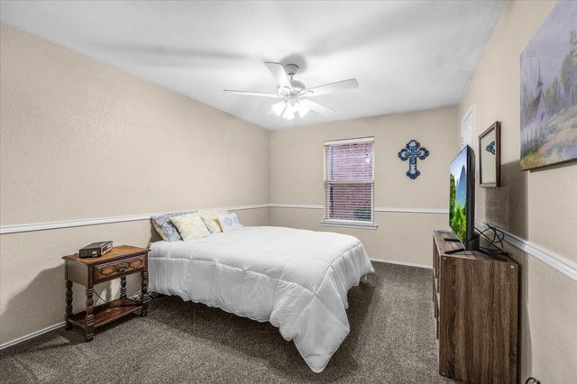 826 Lake Forest Court, Grapevine, TX 76051