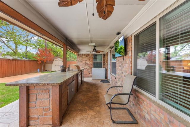 826 Lake Forest Court, Grapevine, TX 76051