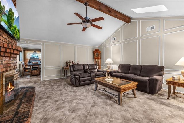 826 Lake Forest Court, Grapevine, TX 76051