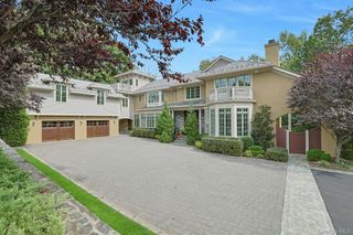27 Dearman Close, Irvington, NY 10533