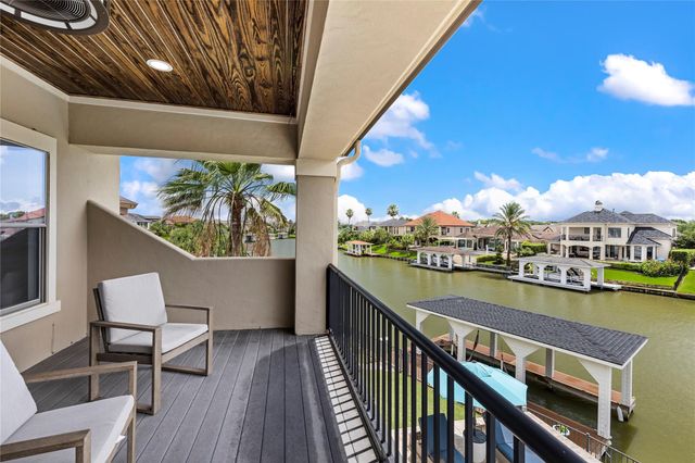 3038 S Island Drive, Seabrook, TX 77586
