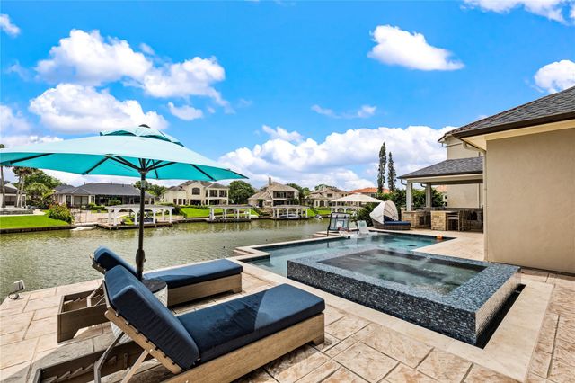3038 S Island Drive, Seabrook, TX 77586