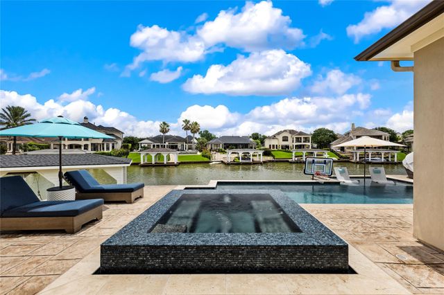 3038 S Island Drive, Seabrook, TX 77586