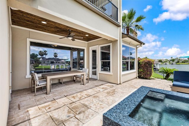 3038 S Island Drive, Seabrook, TX 77586
