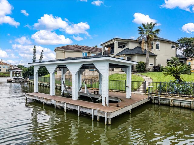 3038 S Island Drive, Seabrook, TX 77586